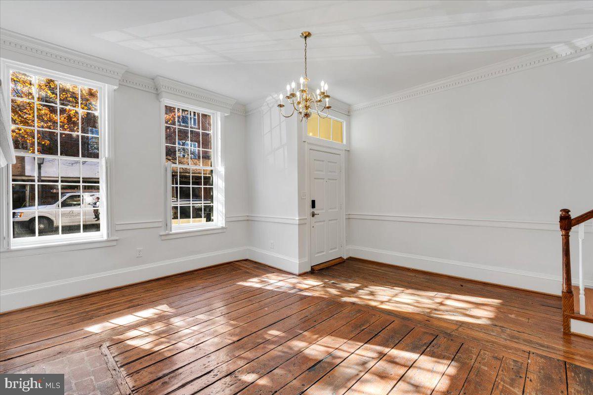 OLD TOWN - Residential Lease