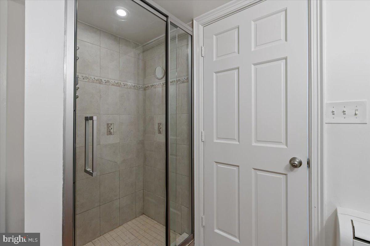 OLD TOWN - Residential Lease