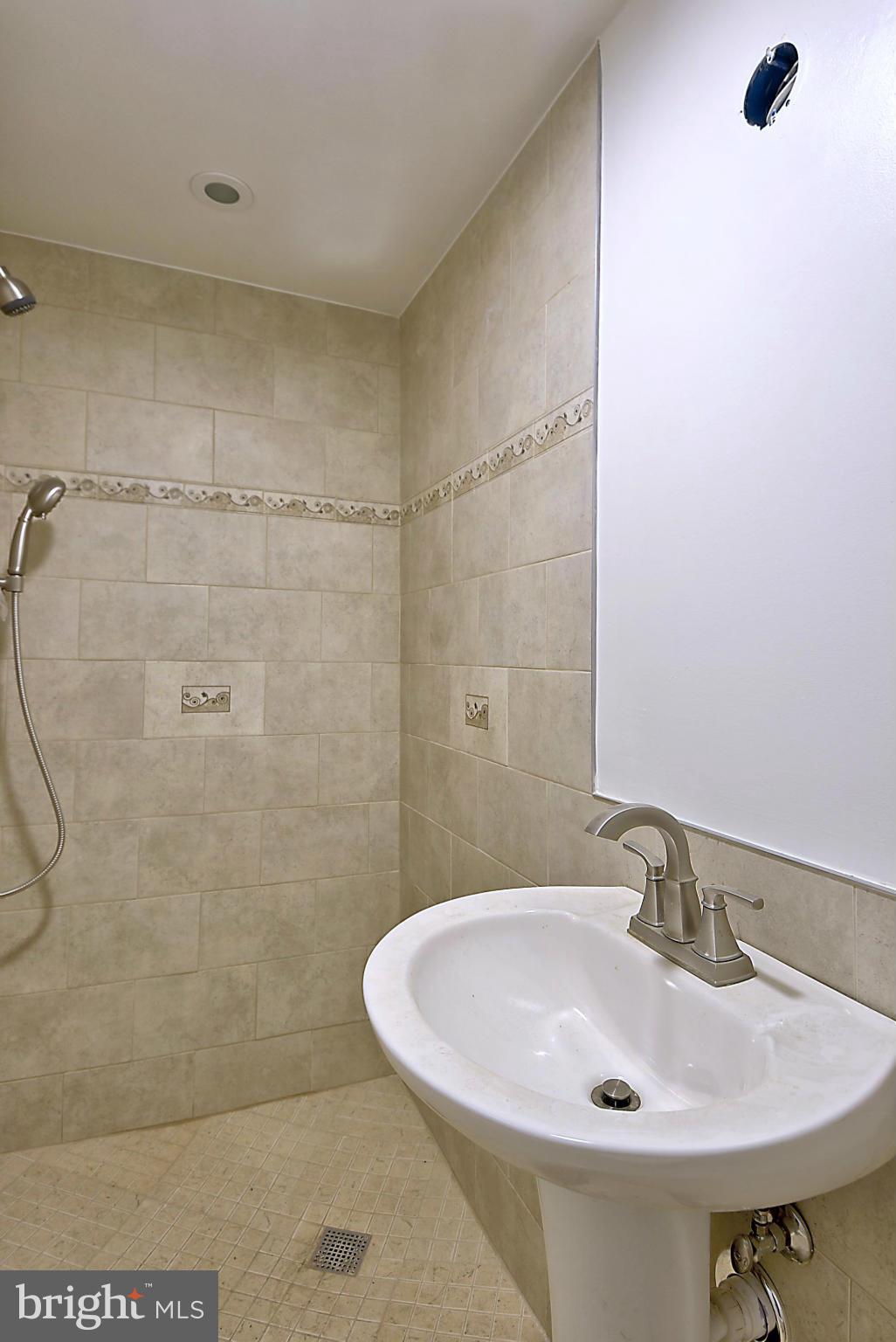 OLD TOWN - Residential Lease