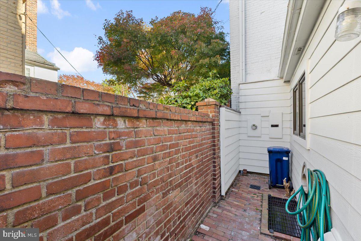 OLD TOWN - Residential Lease