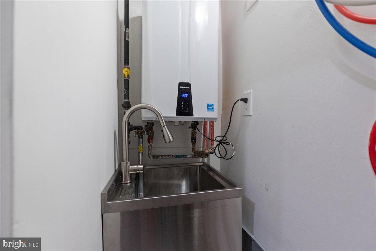 OLD TOWN - Residential Lease