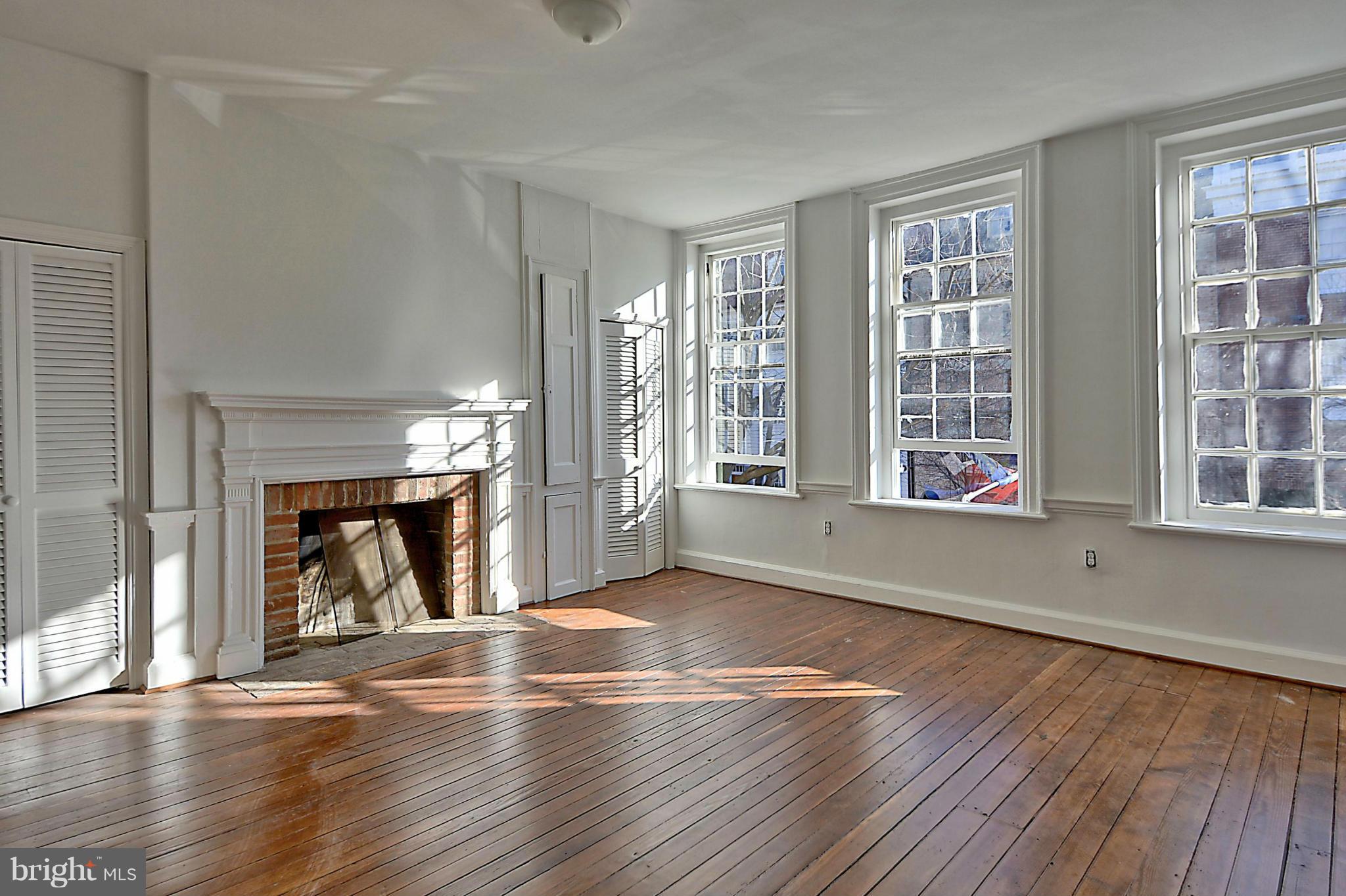 OLD TOWN - Residential Lease