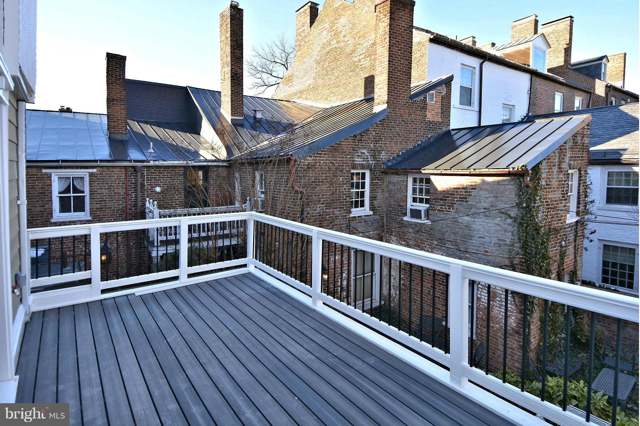 OLD TOWN - Residential Lease