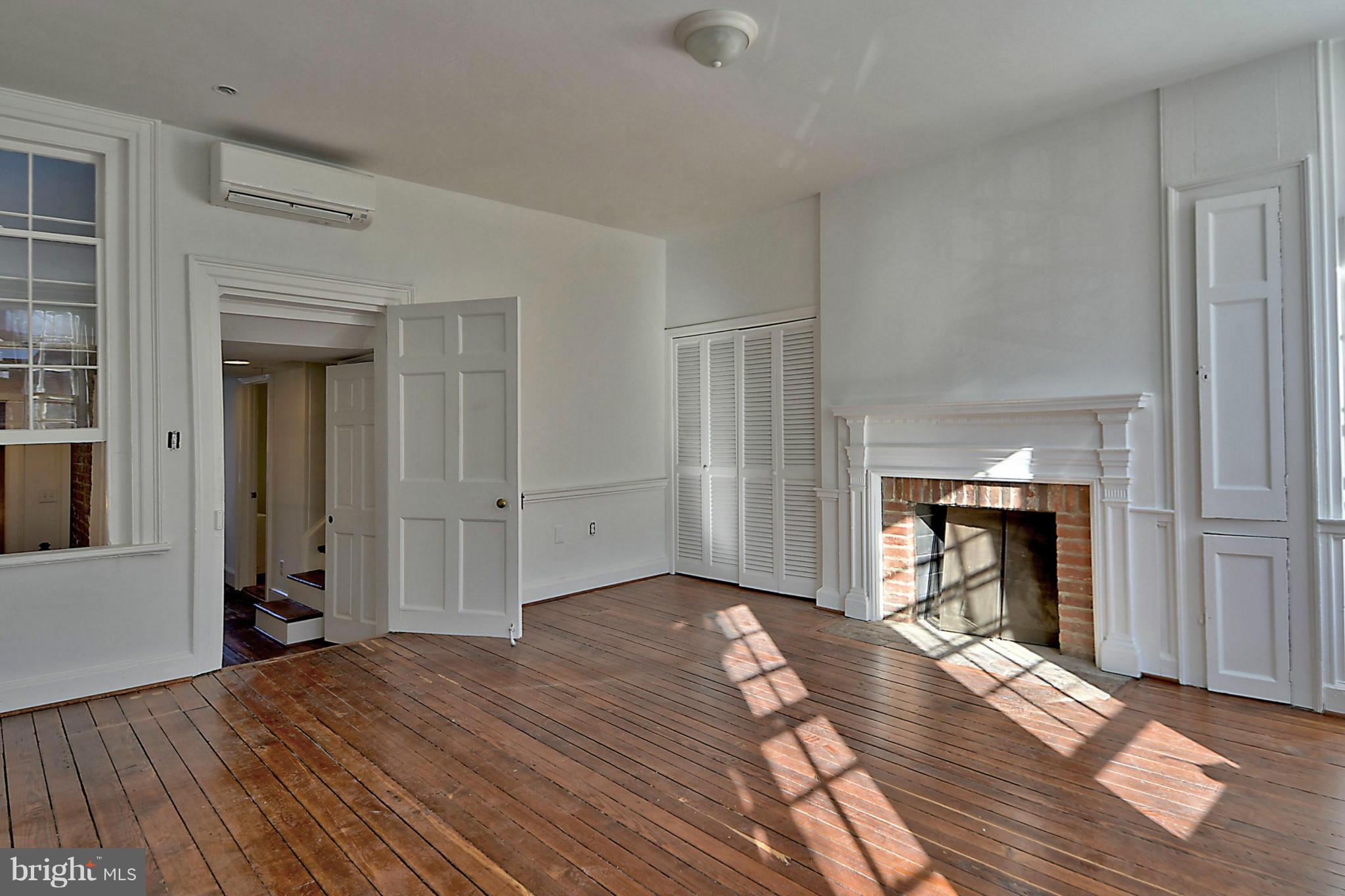 OLD TOWN - Residential Lease