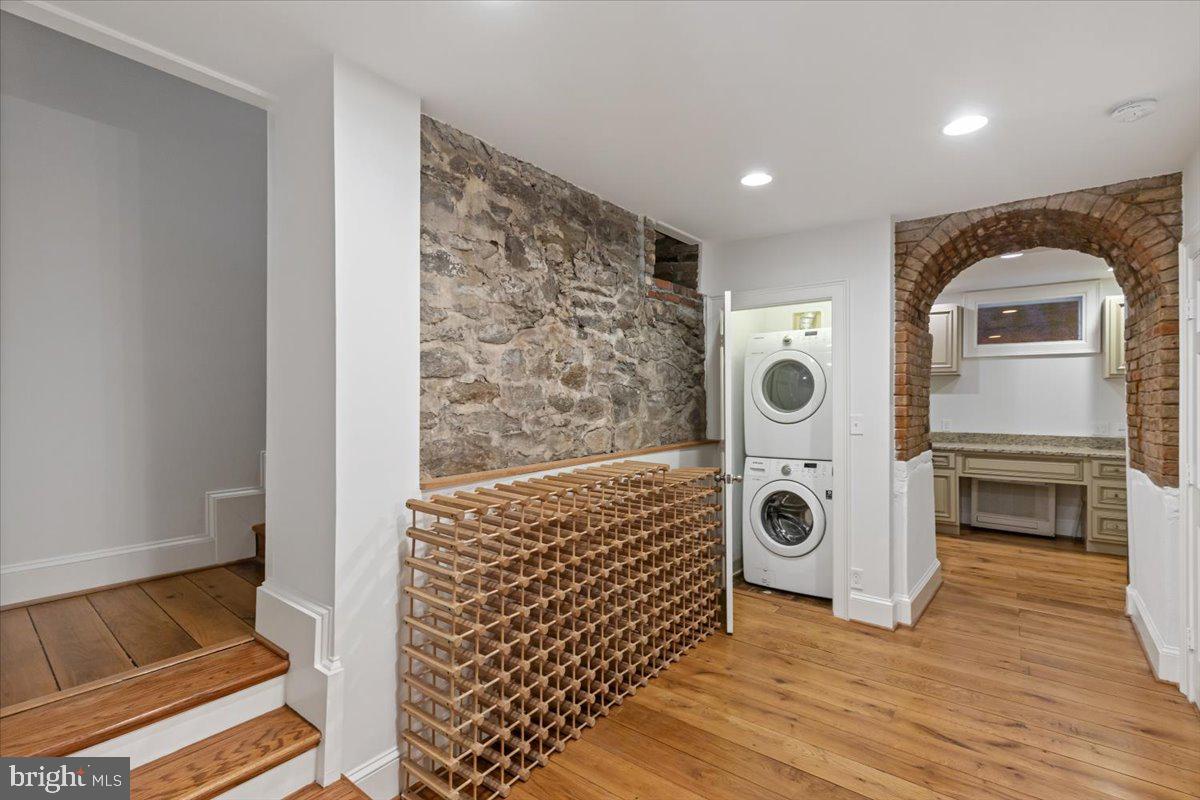 OLD TOWN - Residential Lease