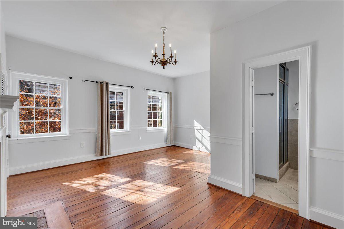 OLD TOWN - Residential Lease