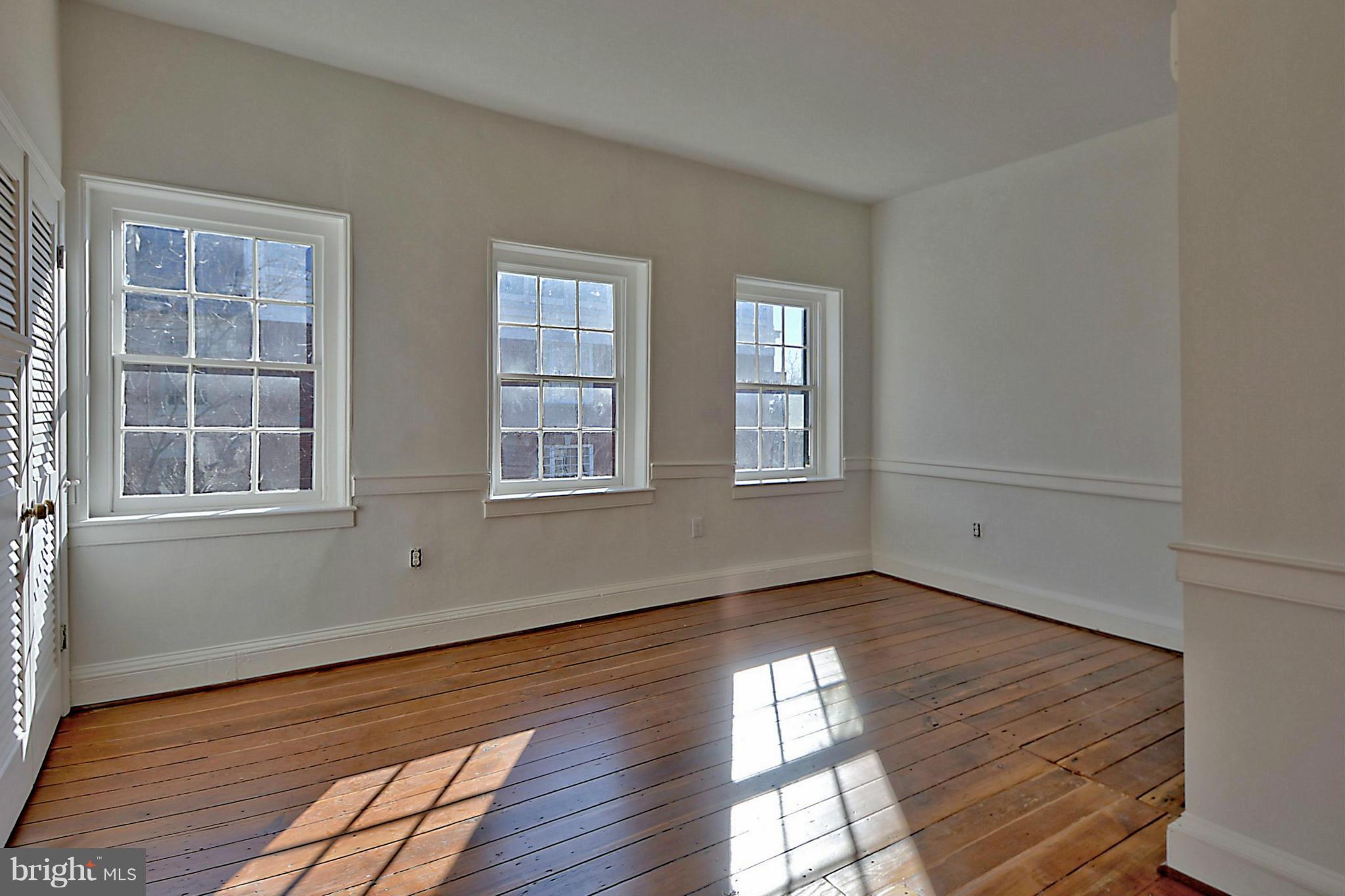 OLD TOWN - Residential Lease