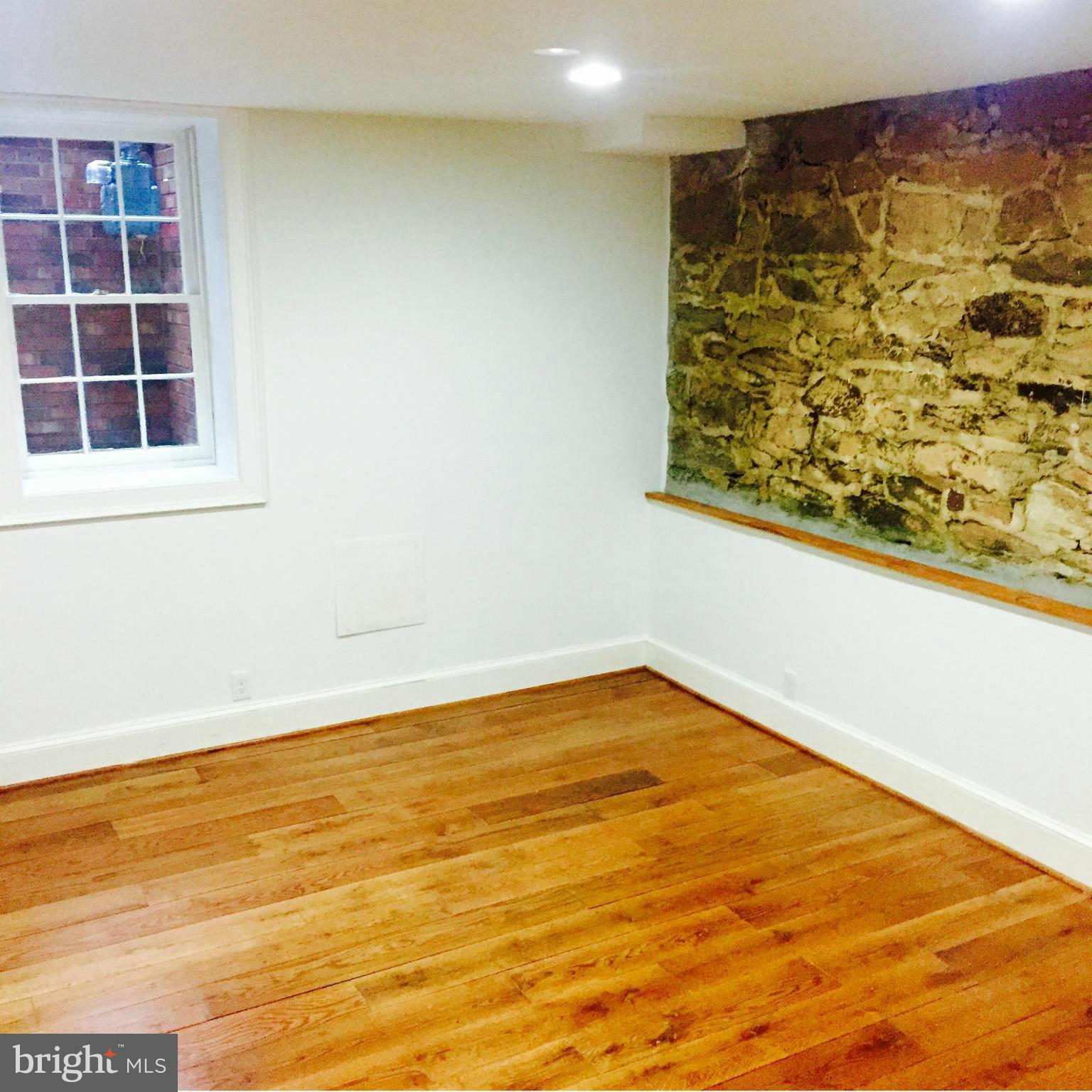 OLD TOWN - Residential Lease