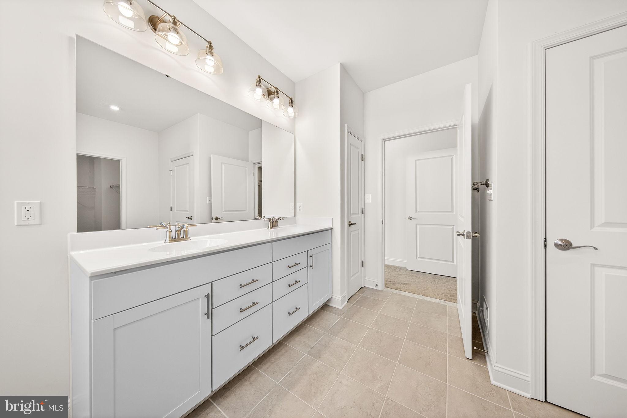 BROOKFIELD - Residential