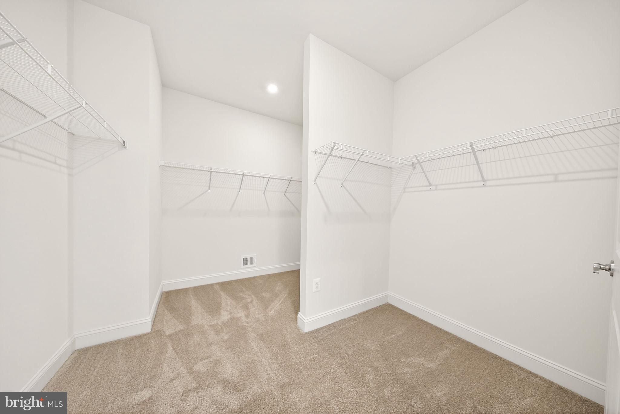 BROOKFIELD - Residential