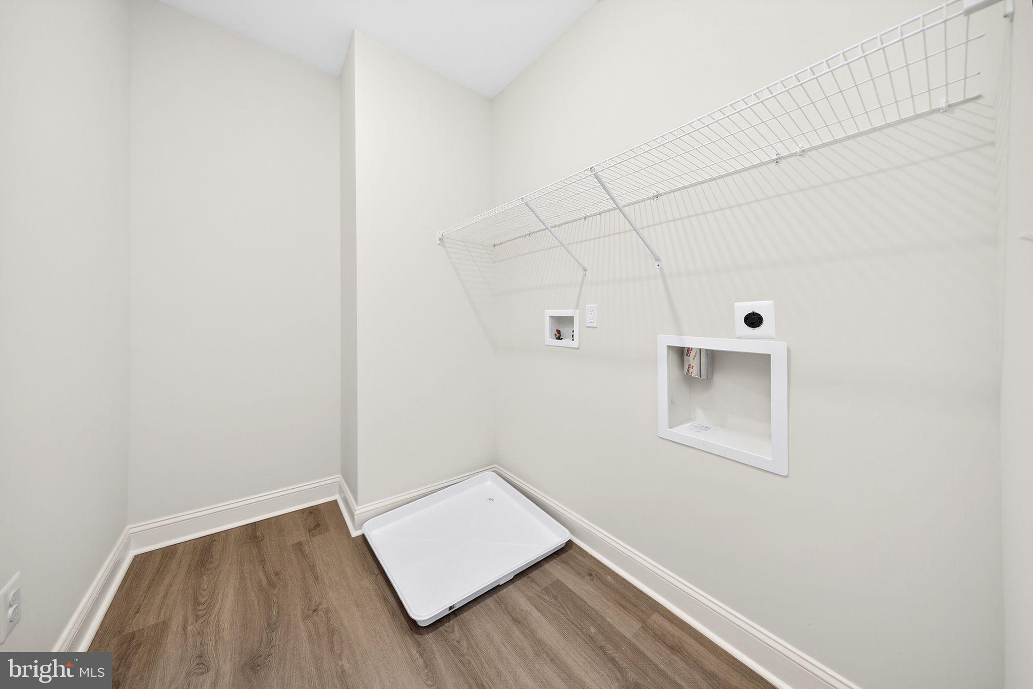 BROOKFIELD - Residential