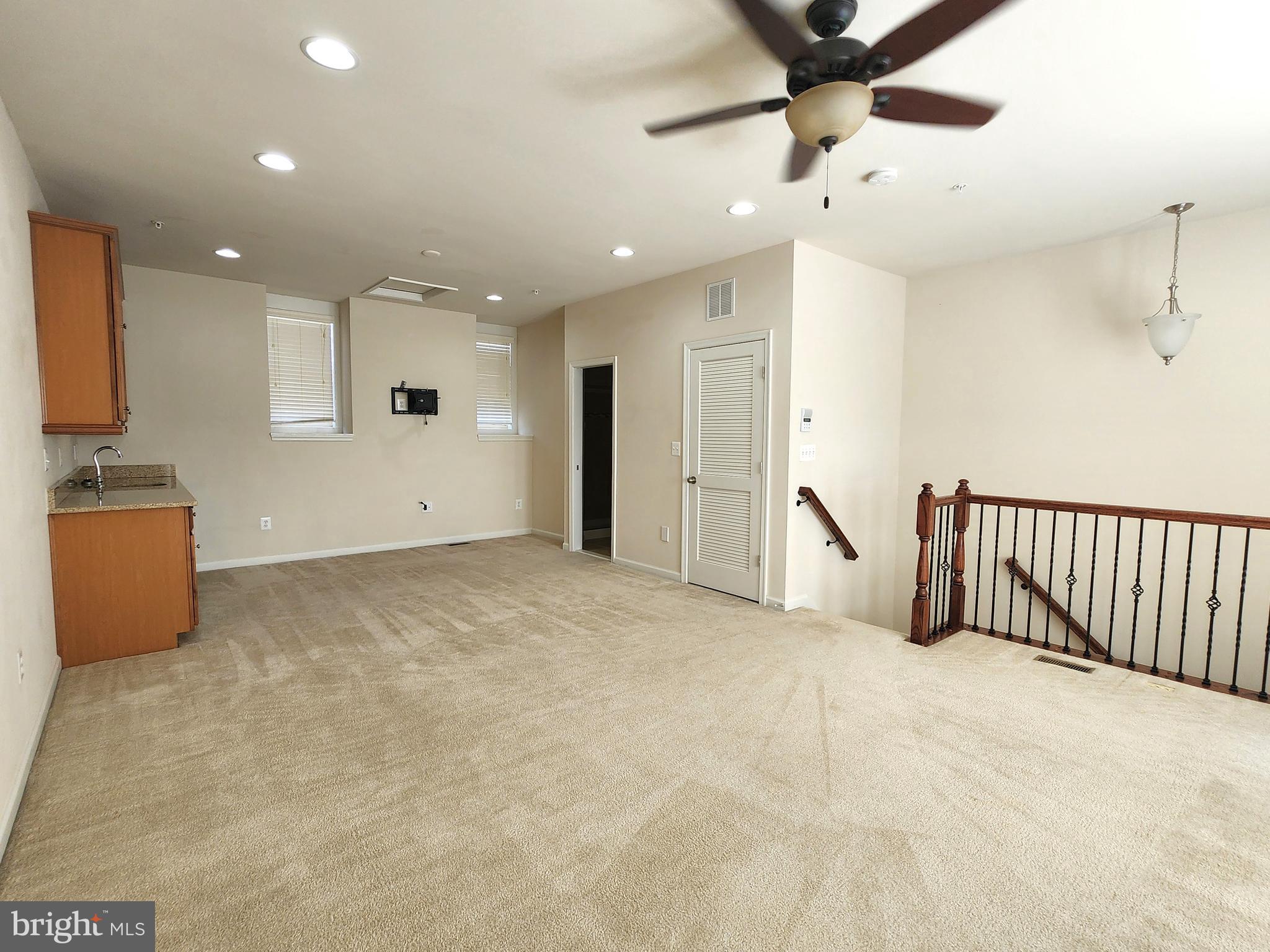 POTOMAC OVERLOOK AT NATIONAL HARBOR - Residential Lease