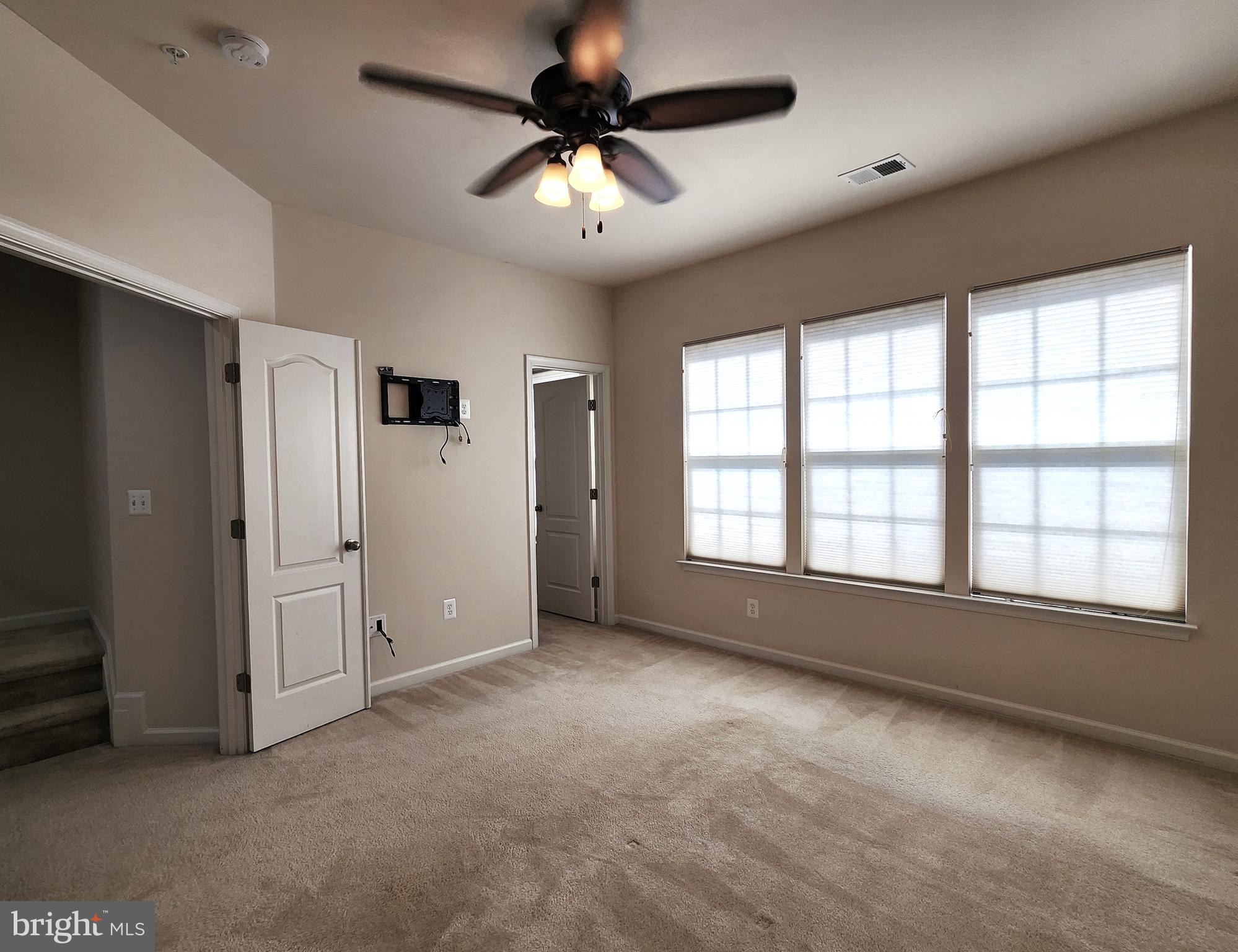 POTOMAC OVERLOOK AT NATIONAL HARBOR - Residential Lease