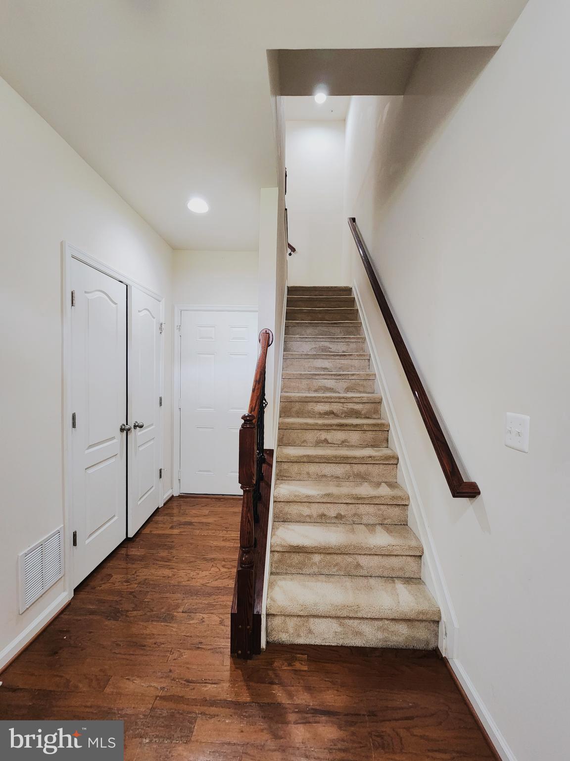 POTOMAC OVERLOOK AT NATIONAL HARBOR - Residential Lease