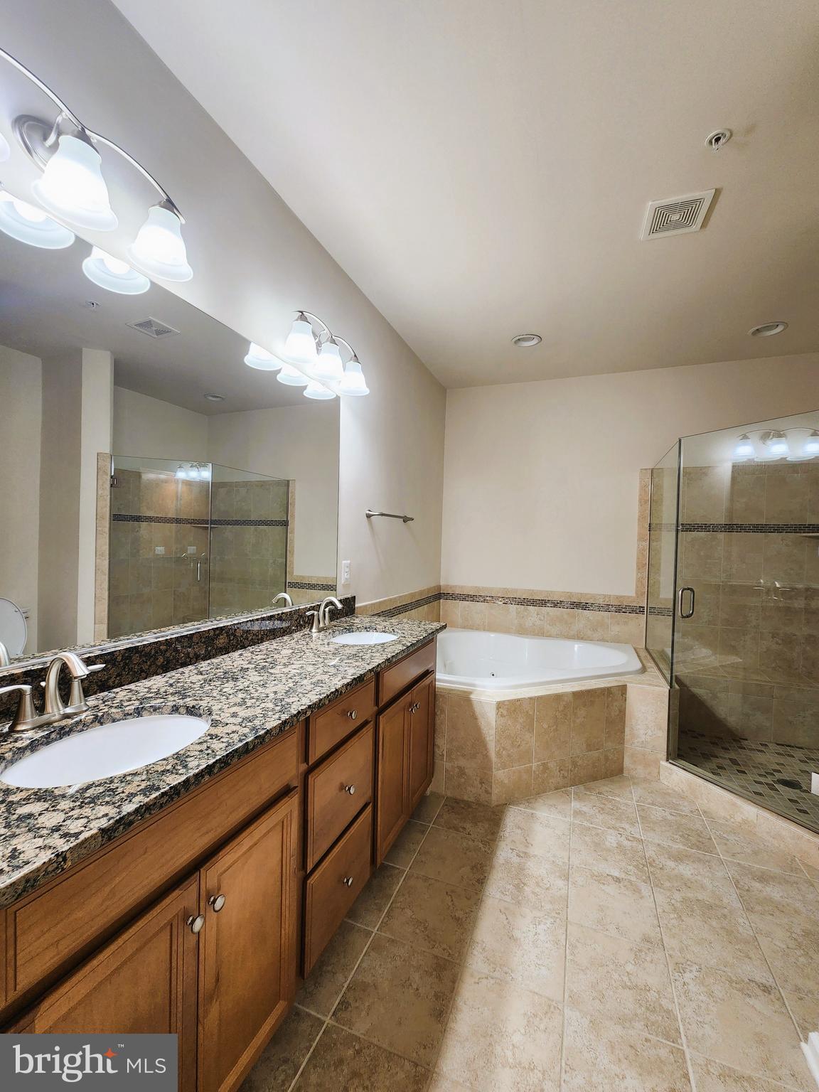 POTOMAC OVERLOOK AT NATIONAL HARBOR - Residential Lease