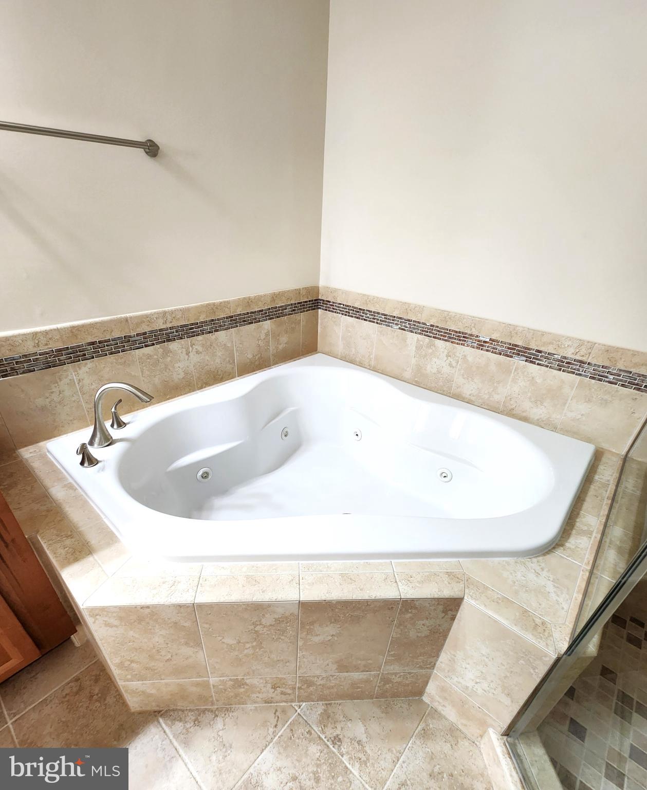 POTOMAC OVERLOOK AT NATIONAL HARBOR - Residential Lease