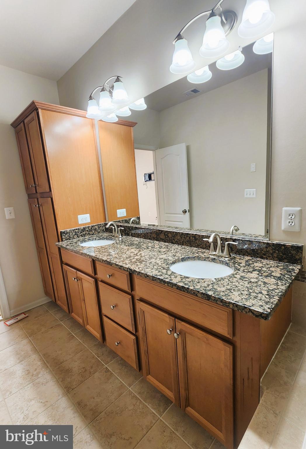 POTOMAC OVERLOOK AT NATIONAL HARBOR - Residential Lease