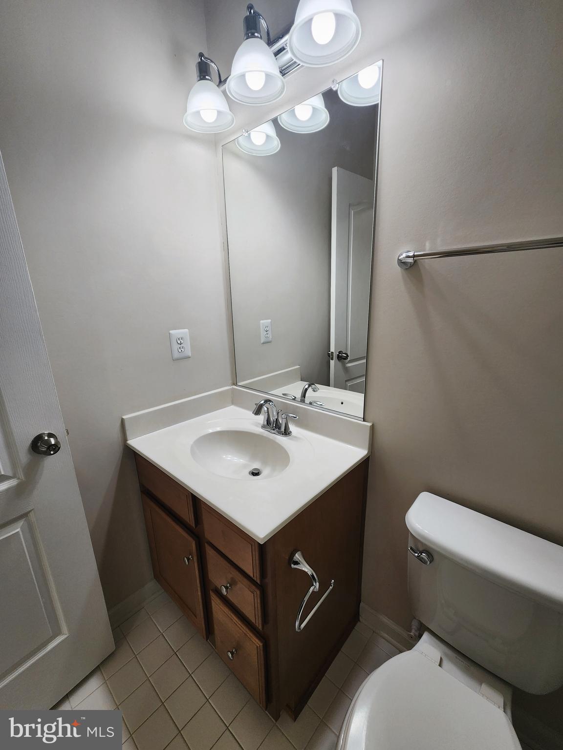 POTOMAC OVERLOOK AT NATIONAL HARBOR - Residential Lease