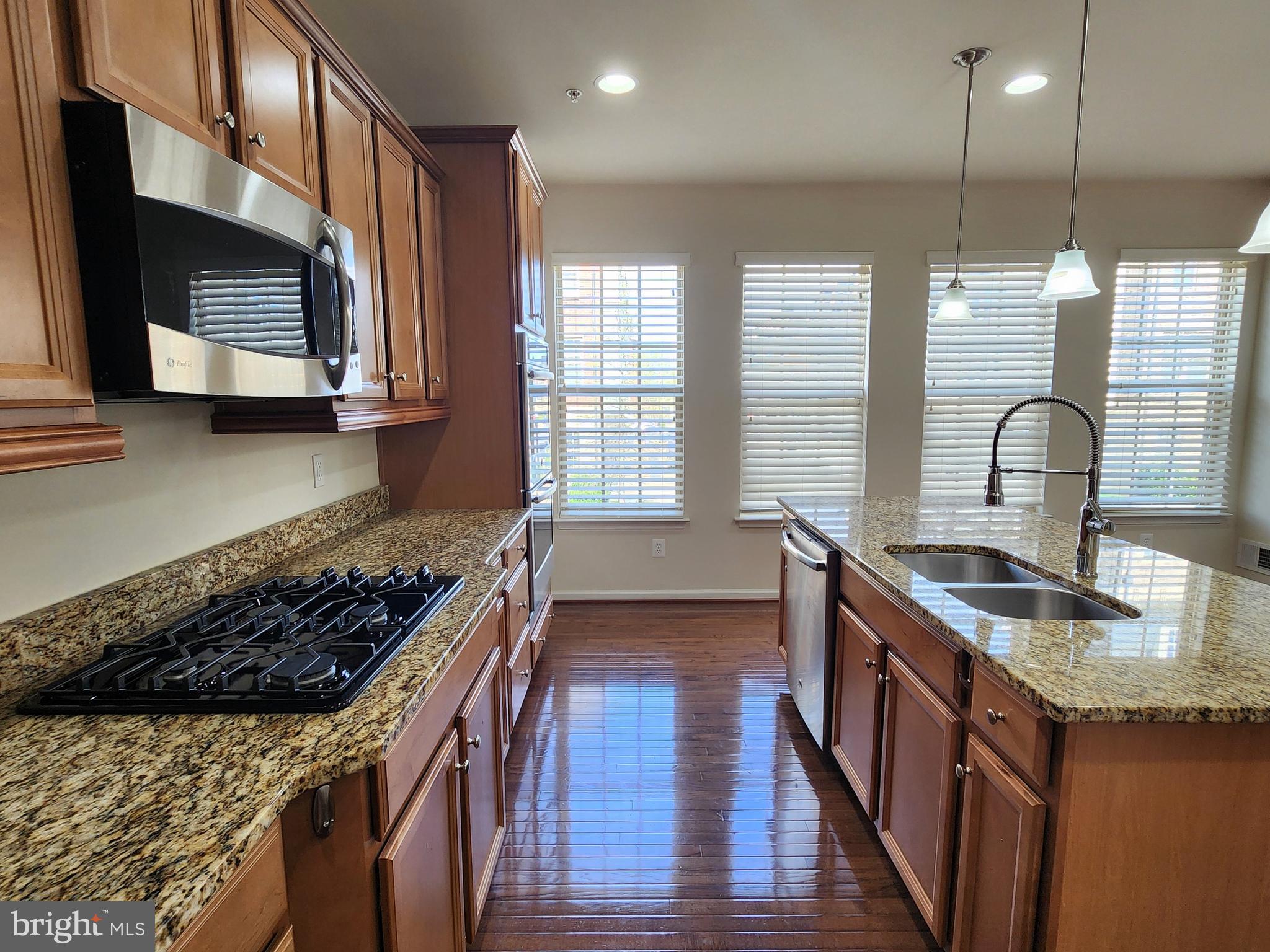 POTOMAC OVERLOOK AT NATIONAL HARBOR - Residential Lease