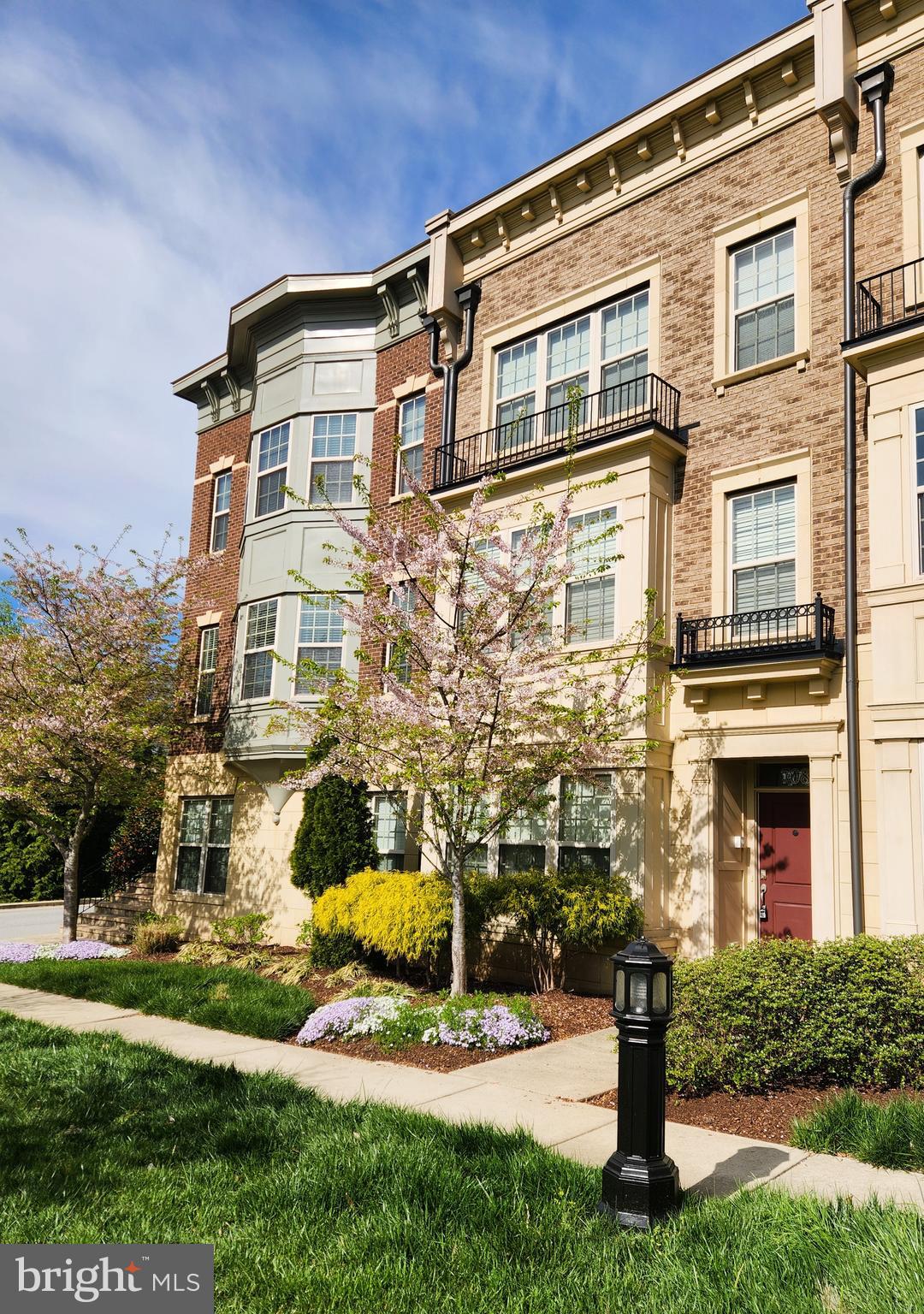 POTOMAC OVERLOOK AT NATIONAL HARBOR - Residential Lease