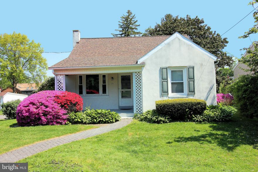 Discover this charming 3-bedroom, 1.5-bath home in Bausman! With 2 bedrooms and a full bathroom on the first floor, wood floors, and a kitchen with replacement cabinets, this property exudes warmth. Upstairs, a third bedroom awaits with its own private half bath and storage space. The finished lower level is a cozy retreat with real wood paneling and built-in shelves. Recent upgrades like a new roof and replacement windows enhance the charm. Enjoy outdoor living on the front porch or covered back patio. A detached 2-car garage adds convenience. Located near Manor Shopping Center, this home offers easy access to amenities.  

Click on the camera icon to view all photos and enjoy a complete 360-degree virtual tour of this home. Immerse yourself in the experience using your VR headset by accessing the Kuula 360-degree spherical tour link. For a walkthrough video, simply search the property address on YouTube.