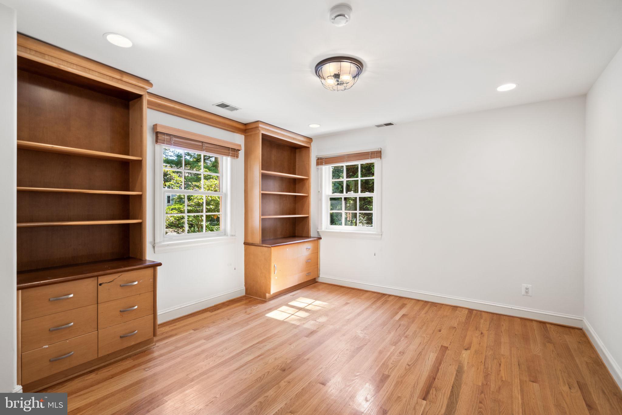 GLEN ECHO HEIGHTS - Residential