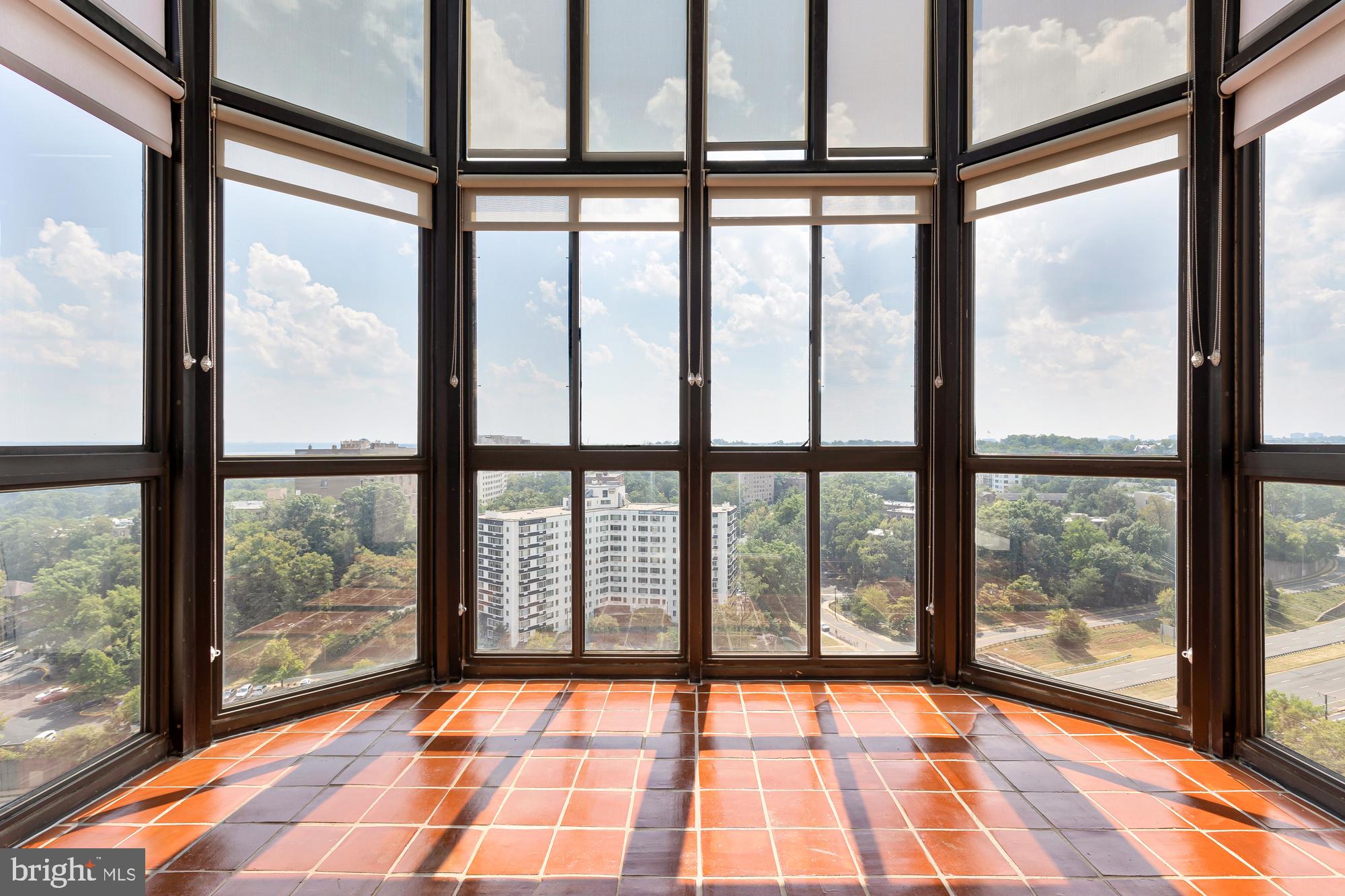 ROSSLYN - Residential