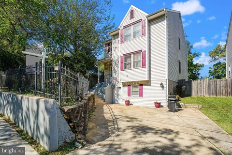 Photo of 6418 Sligo Mill Road, TAKOMA PARK, MD 20912 (MLS # MDMC2224926)
