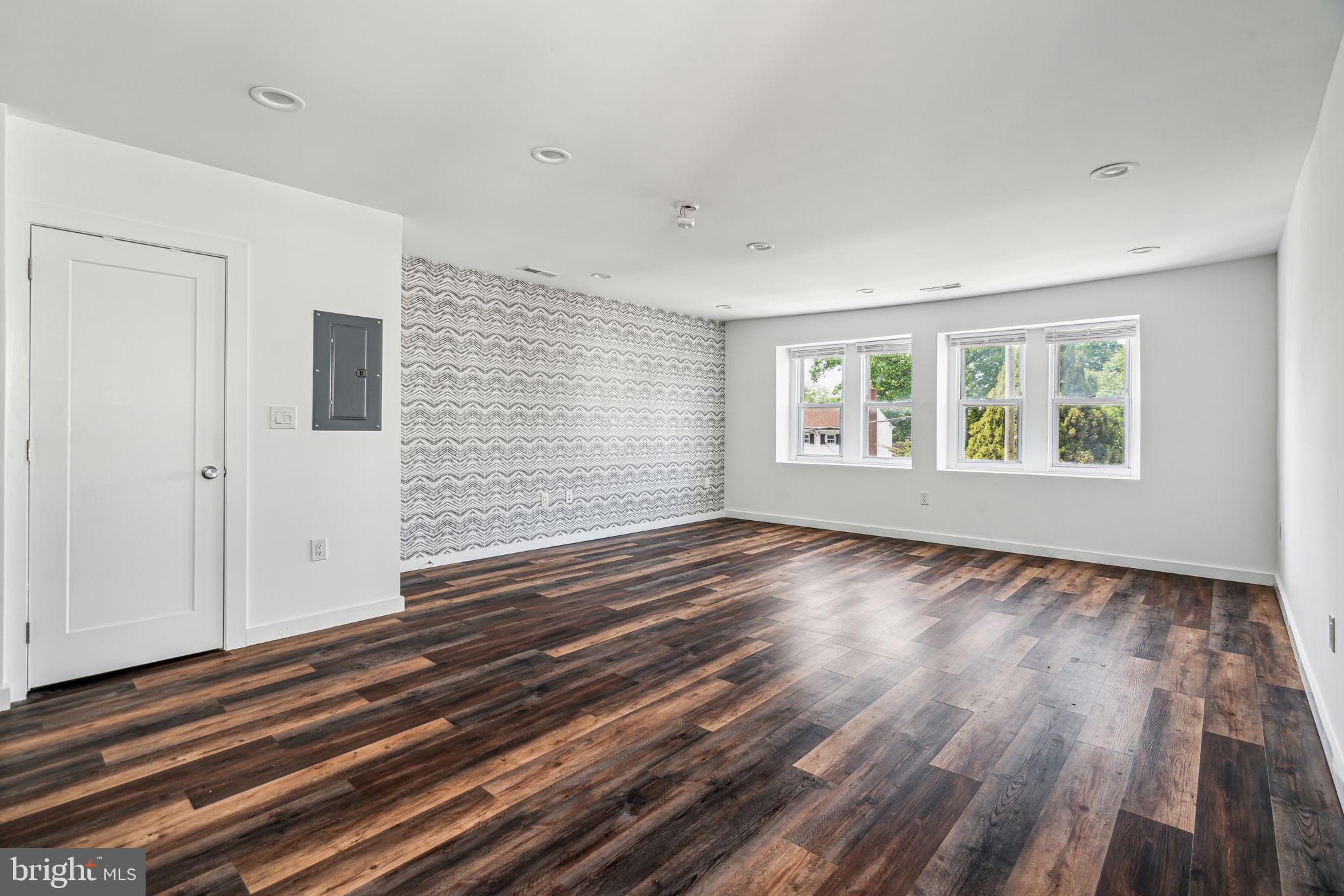 ROXBOROUGH - Residential Income