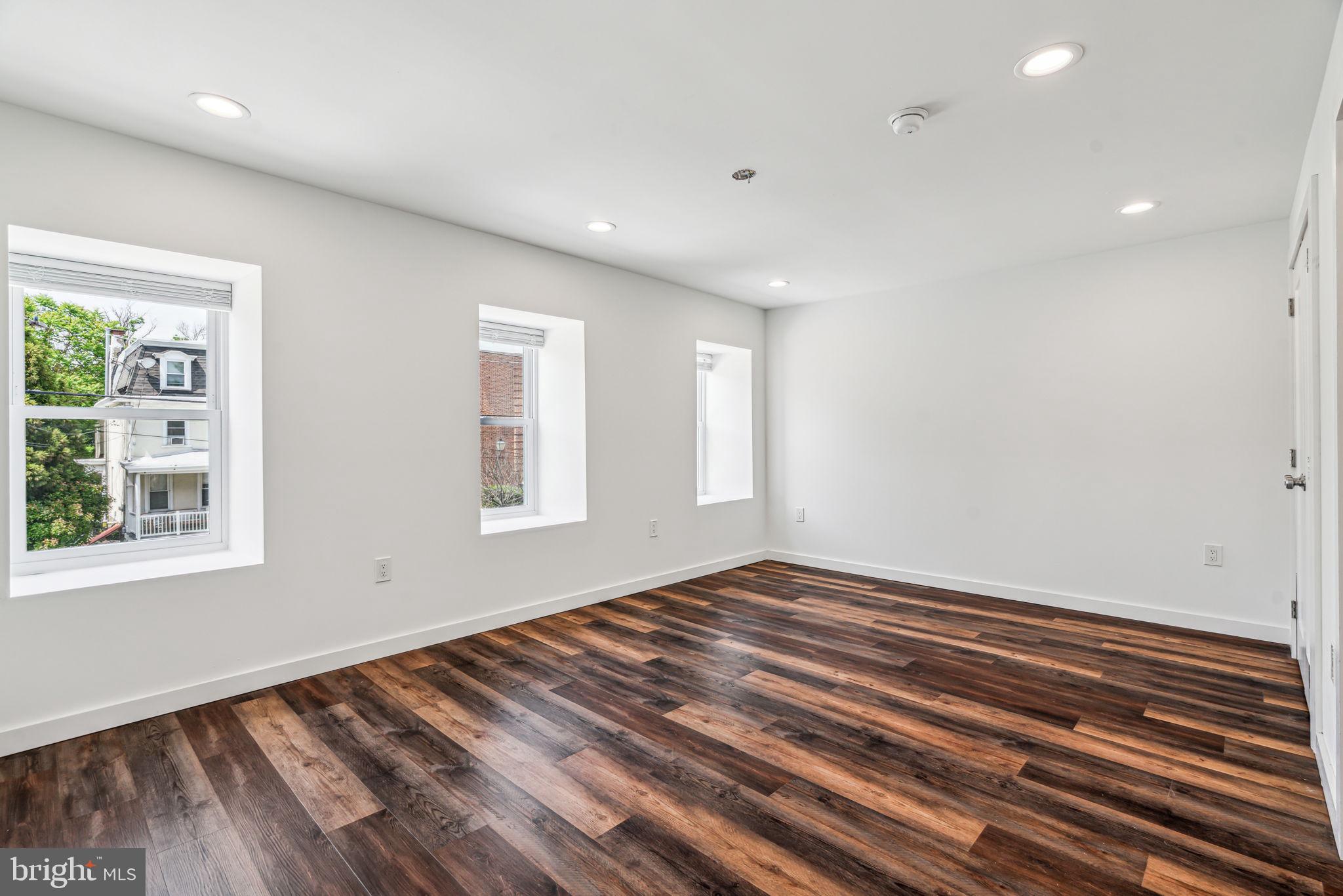 ROXBOROUGH - Residential Income