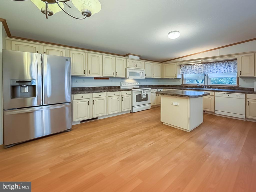 EASTERN DAWN MHP - Residential