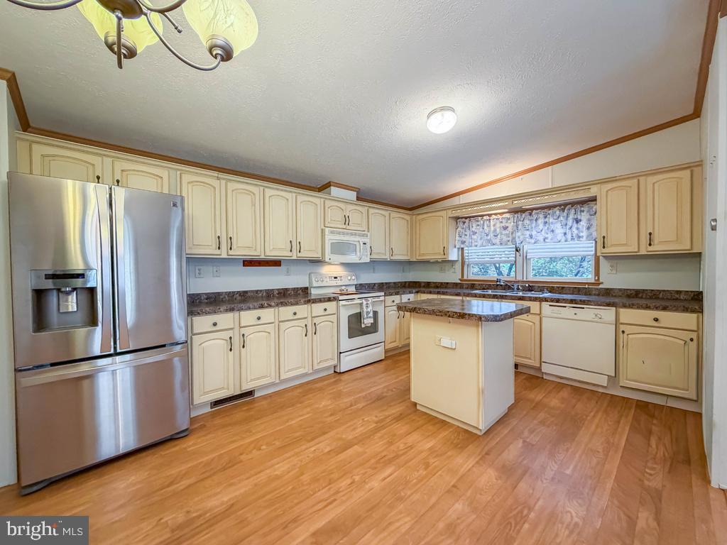 EASTERN DAWN MHP - Residential