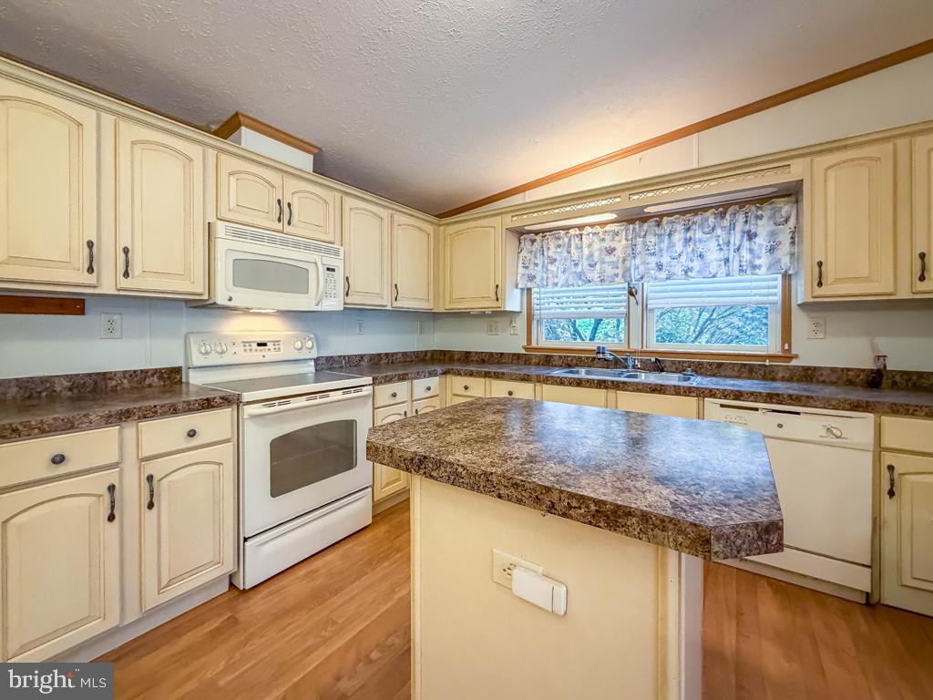 EASTERN DAWN MHP - Residential
