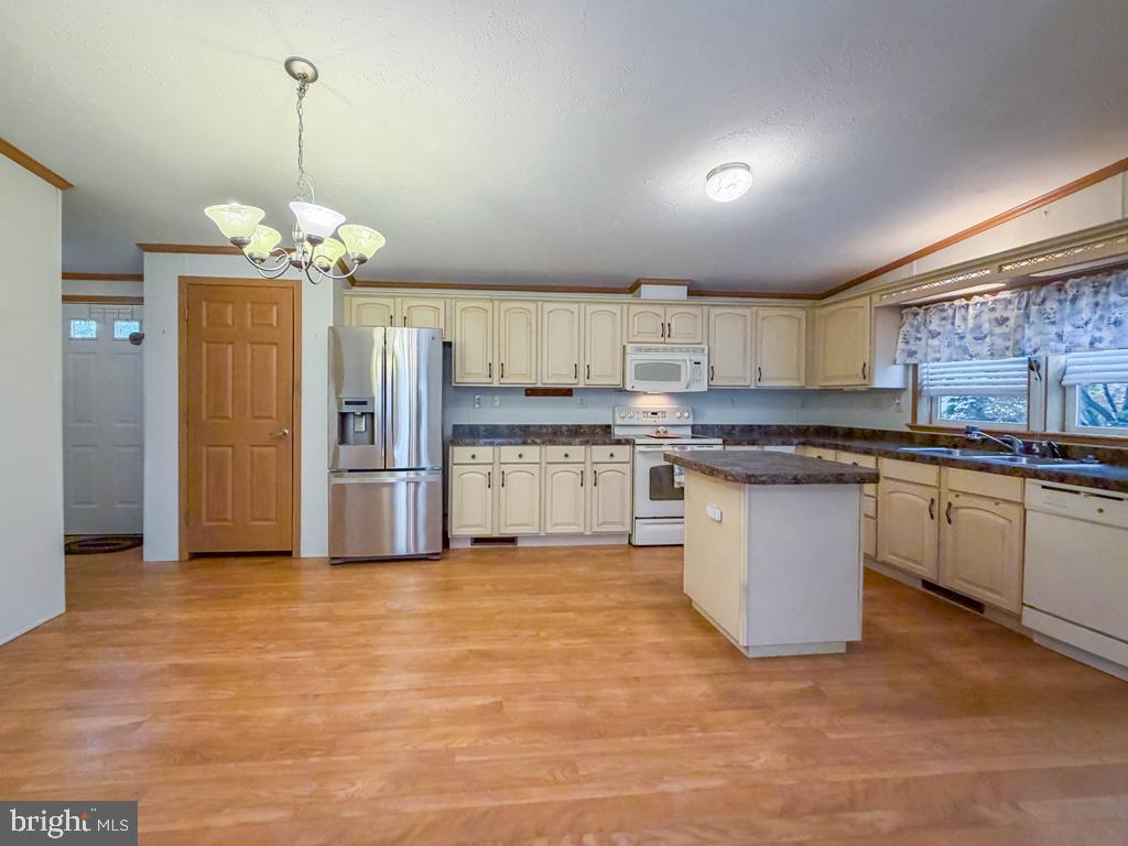 EASTERN DAWN MHP - Residential