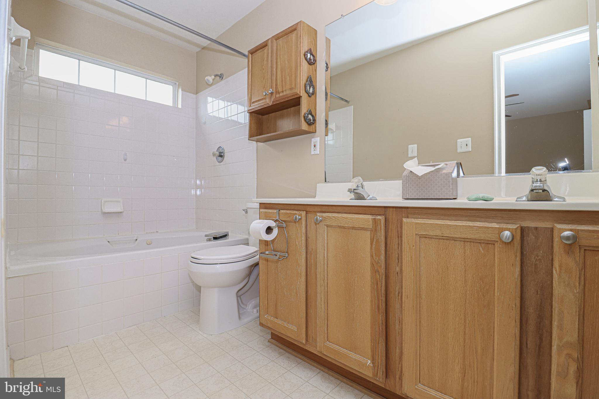 TOWNES OF VANDERBILT - Residential