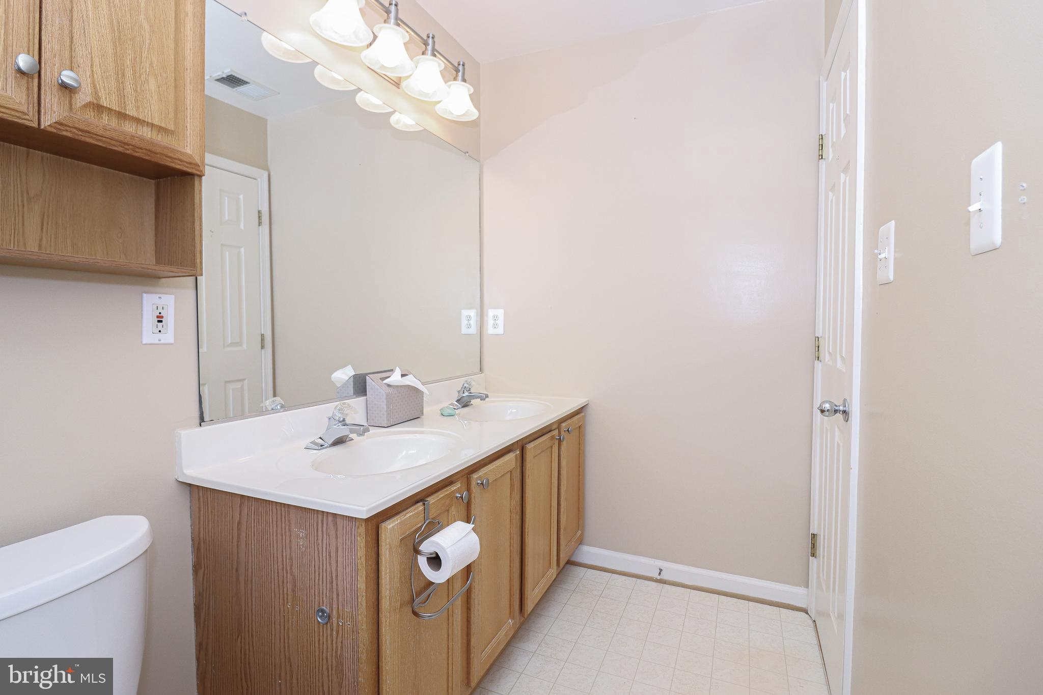 TOWNES OF VANDERBILT - Residential