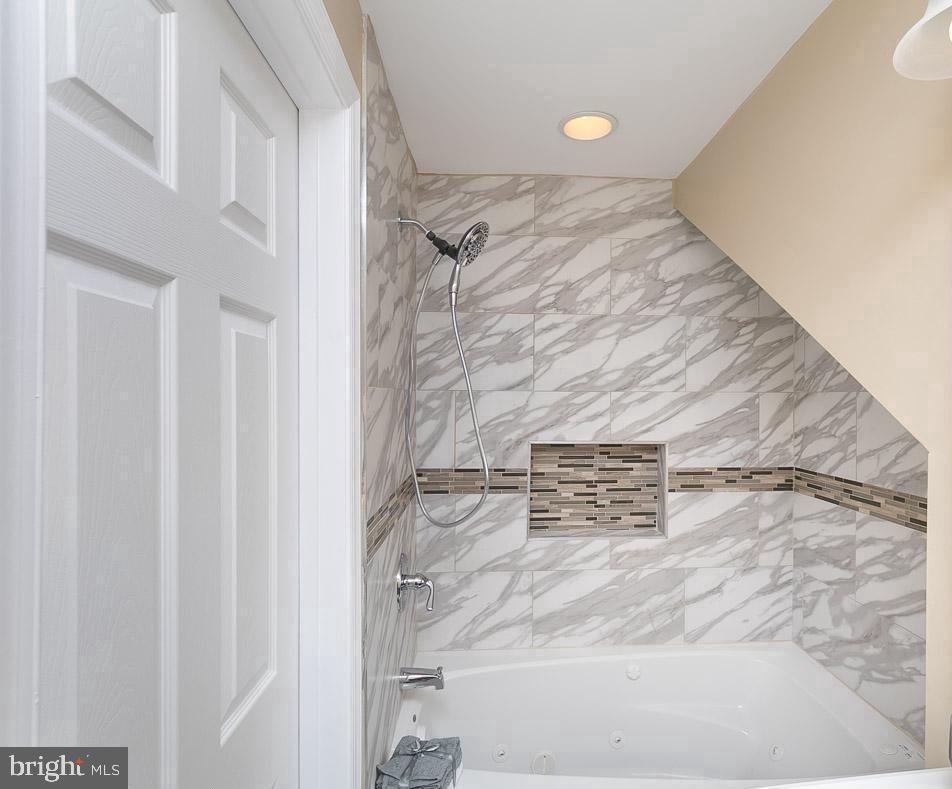 FRANKFORD - Residential