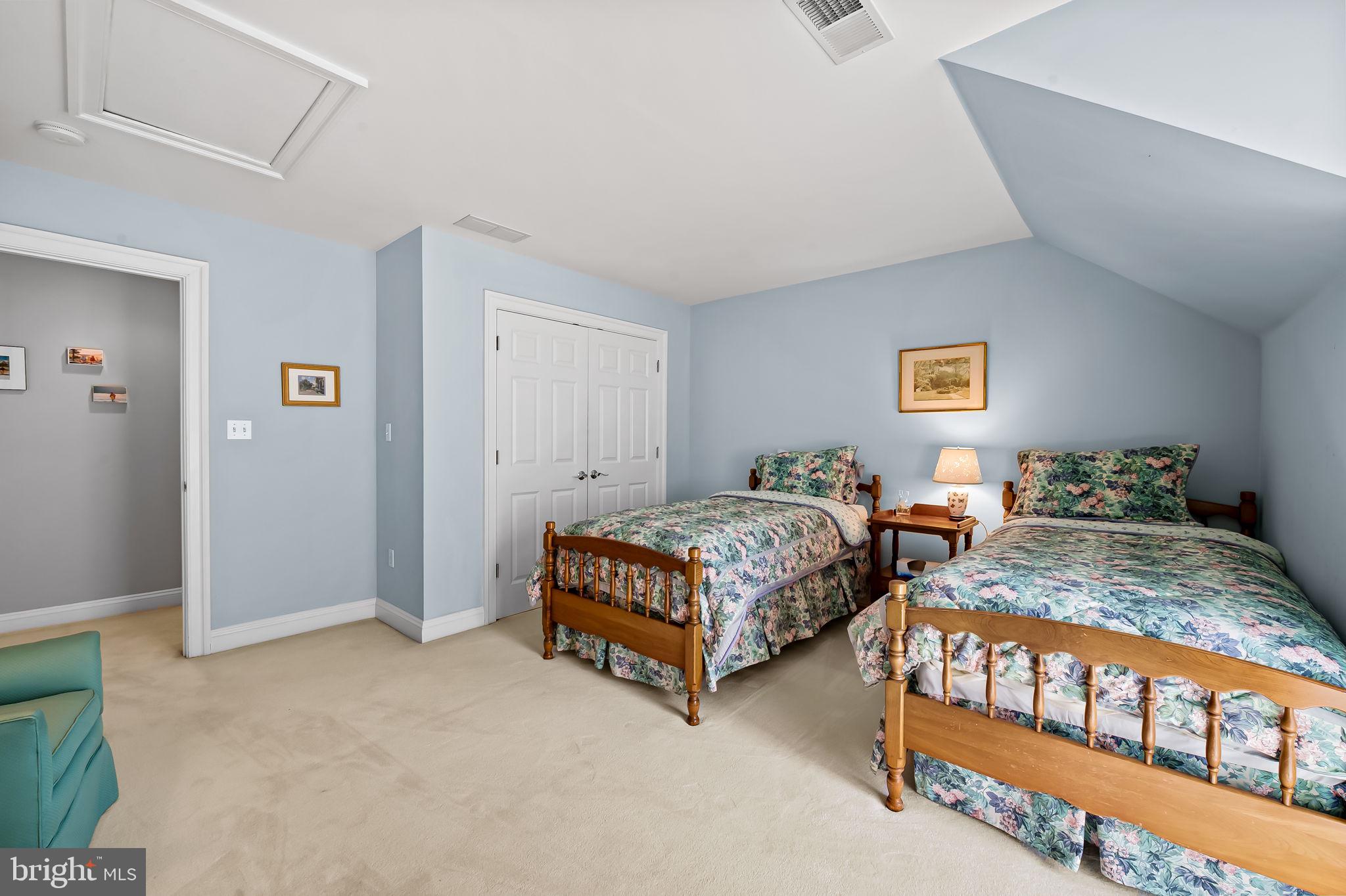 DEMBEIGH HILL - Residential