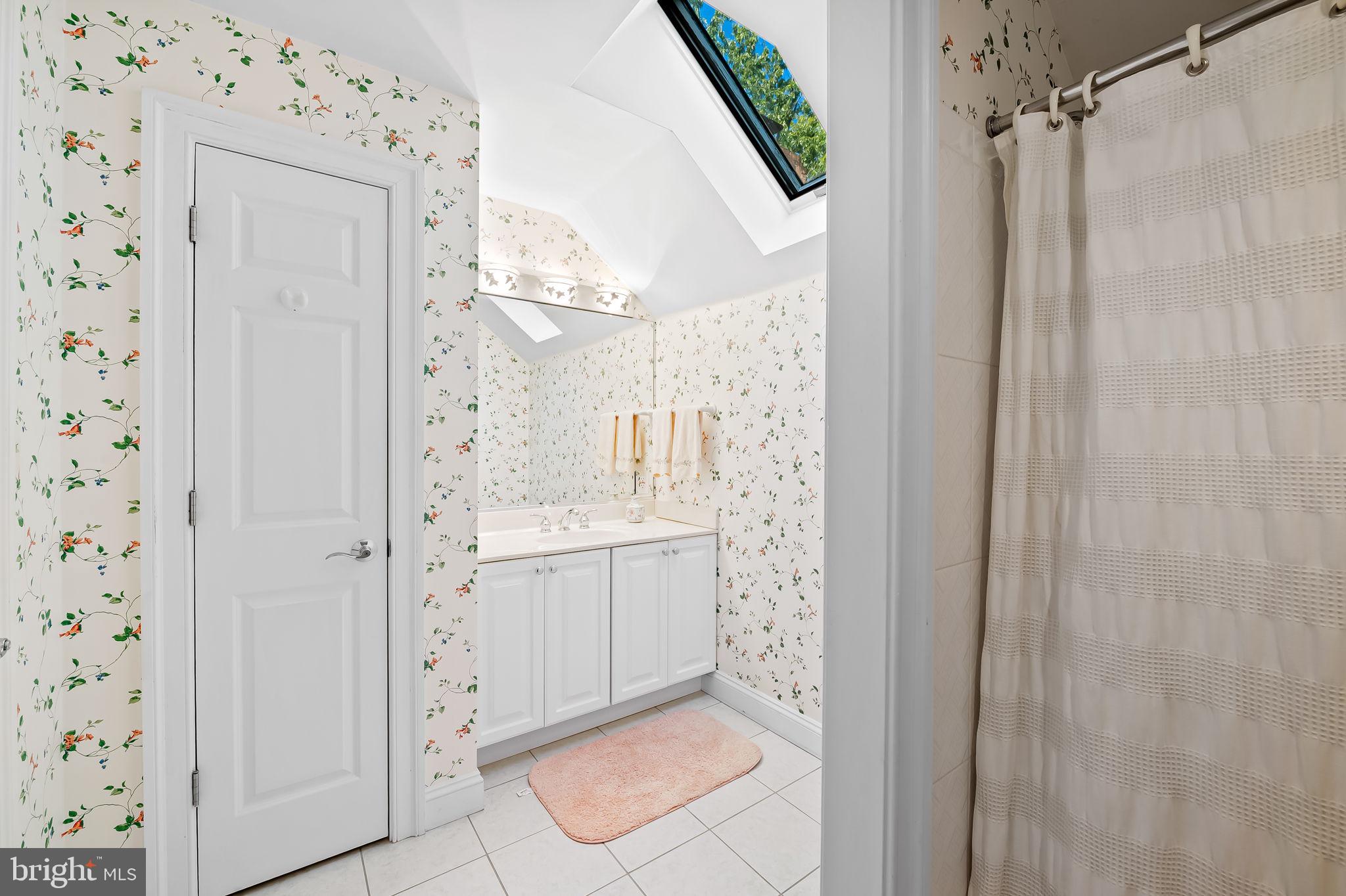 DEMBEIGH HILL - Residential