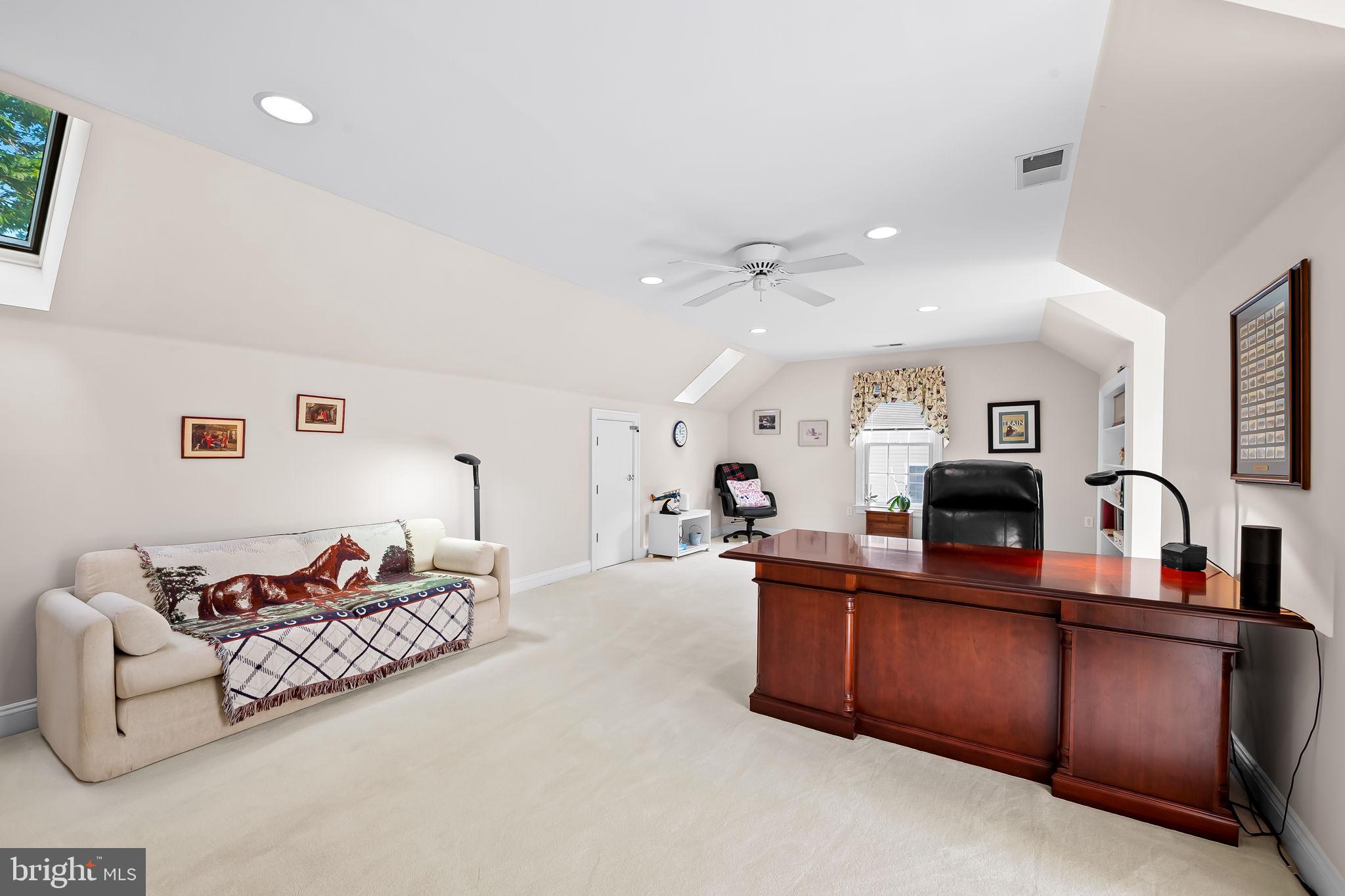 DEMBEIGH HILL - Residential