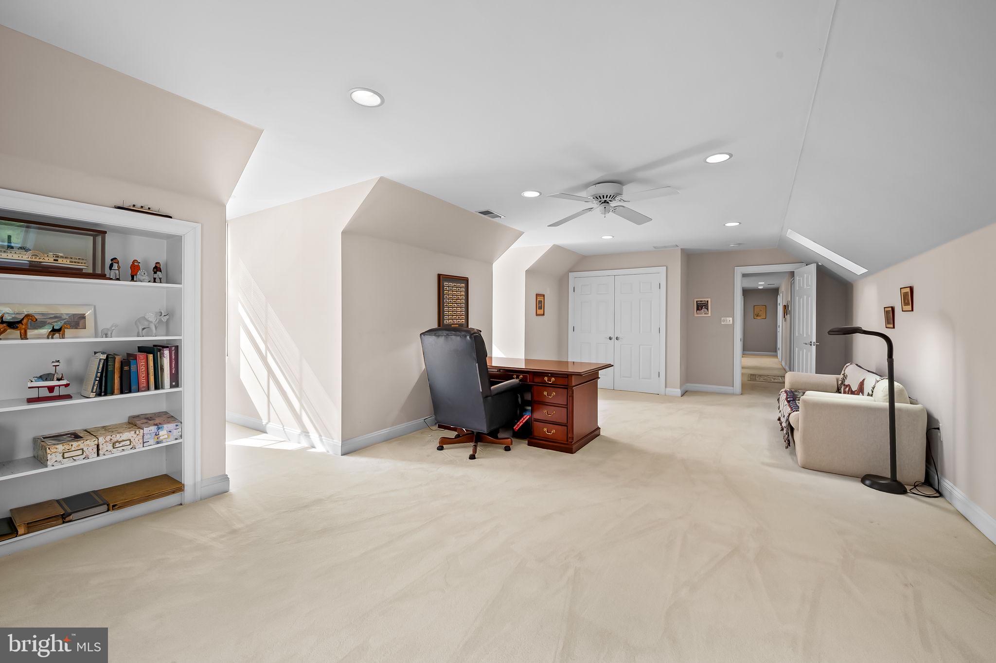 DEMBEIGH HILL - Residential