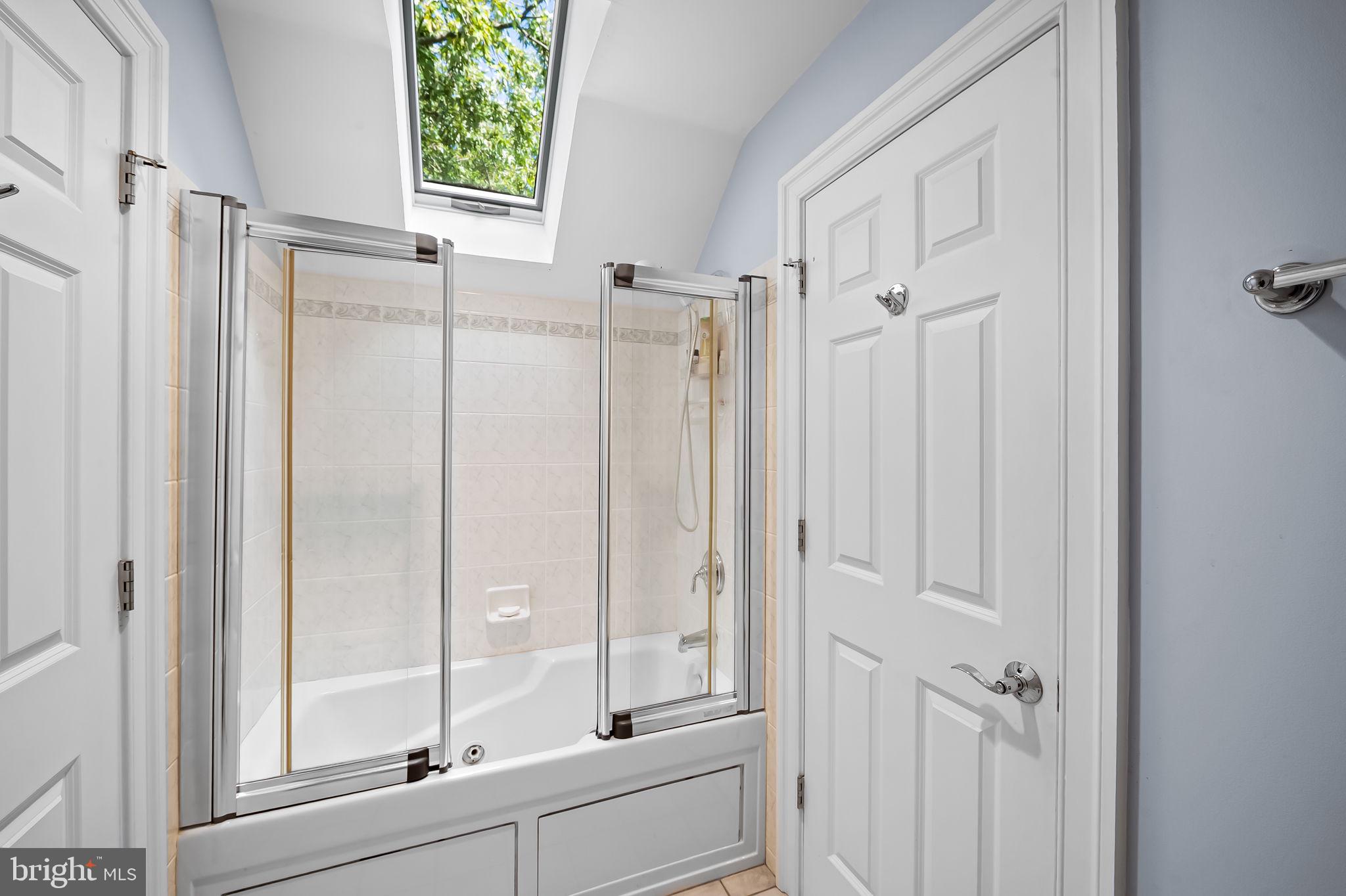 DEMBEIGH HILL - Residential