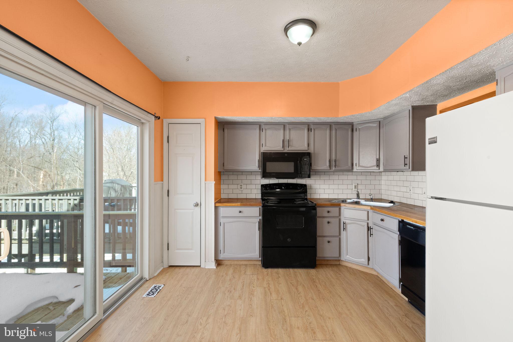 DURHAM MANOR - Residential