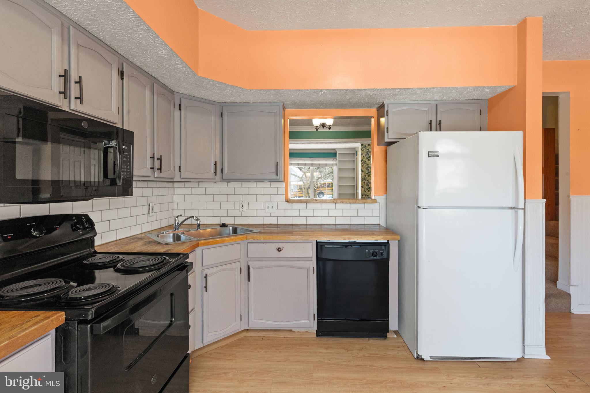 DURHAM MANOR - Residential