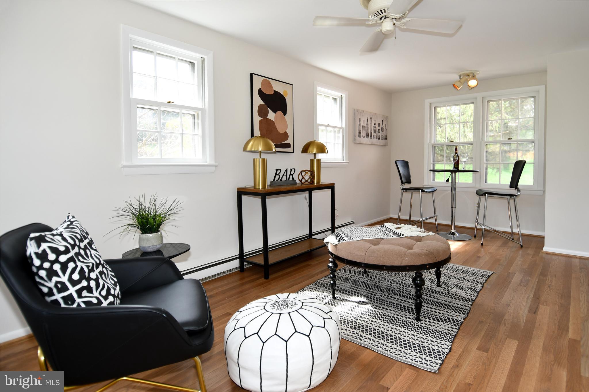 COUNTRY CLUB HILLS - Residential