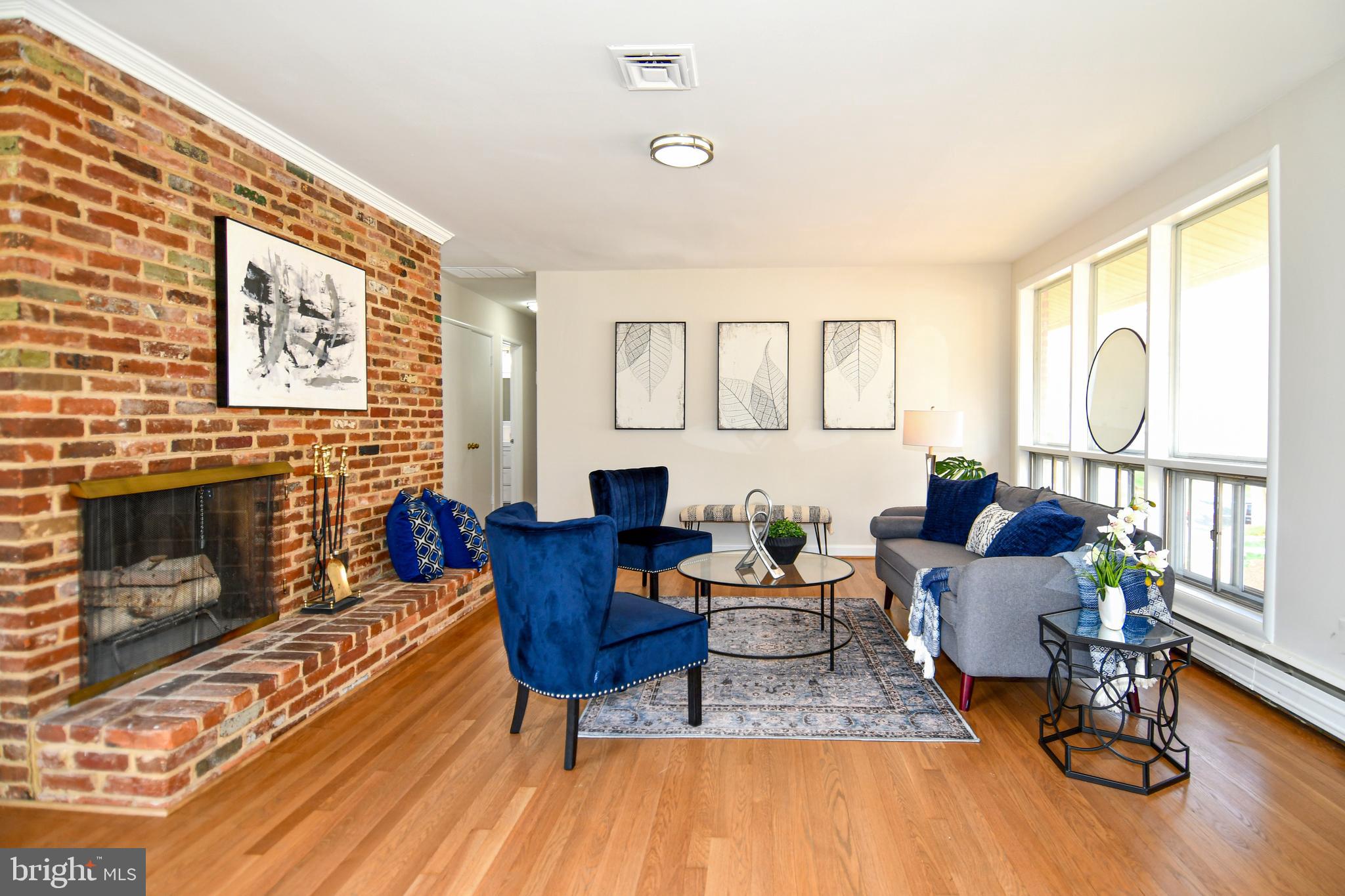 COUNTRY CLUB HILLS - Residential