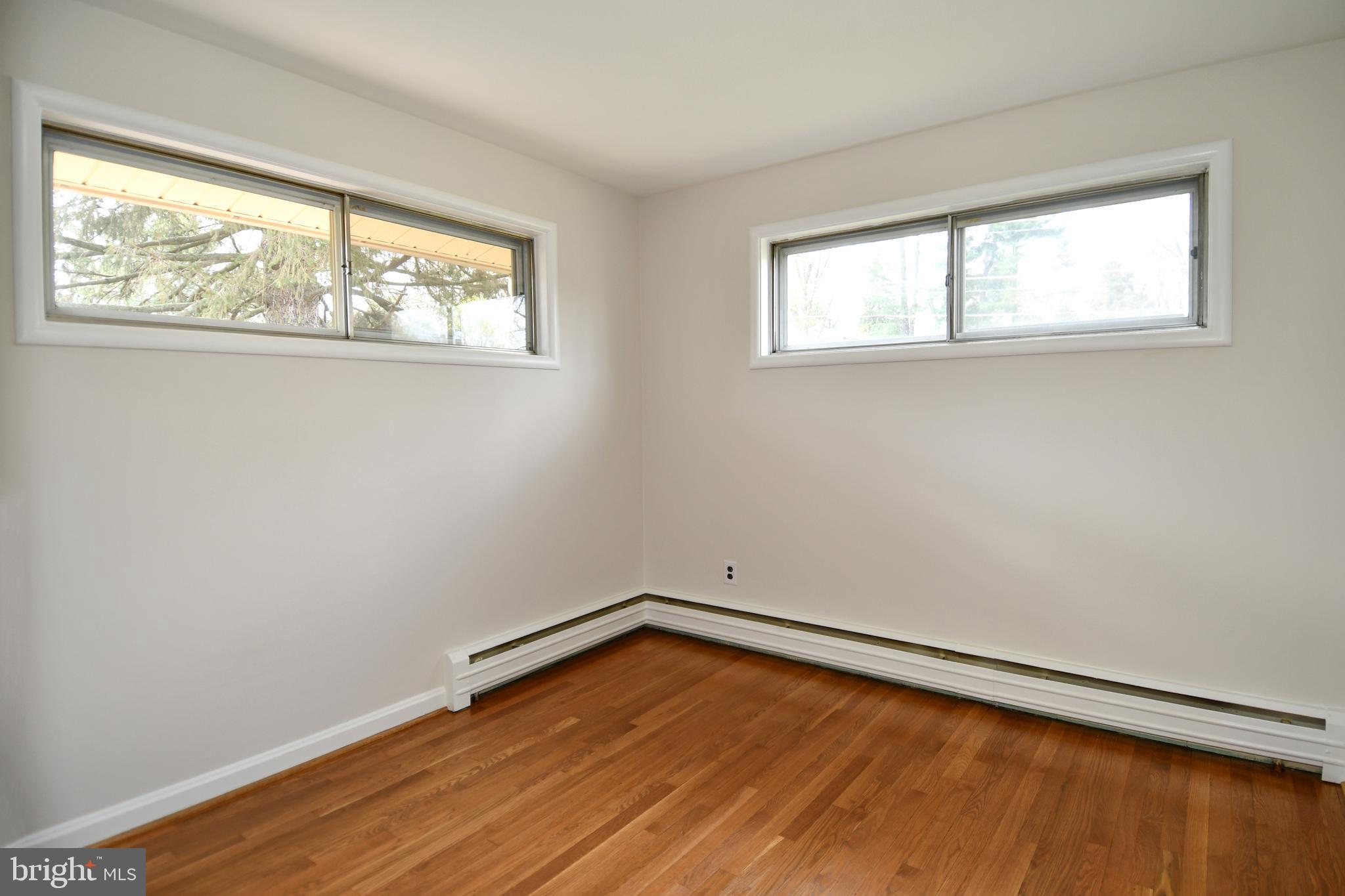 COUNTRY CLUB HILLS - Residential