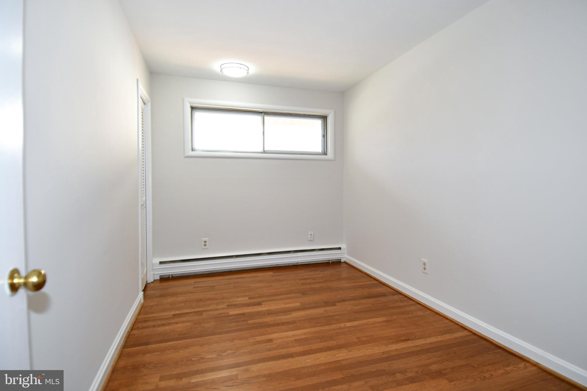 COUNTRY CLUB HILLS - Residential