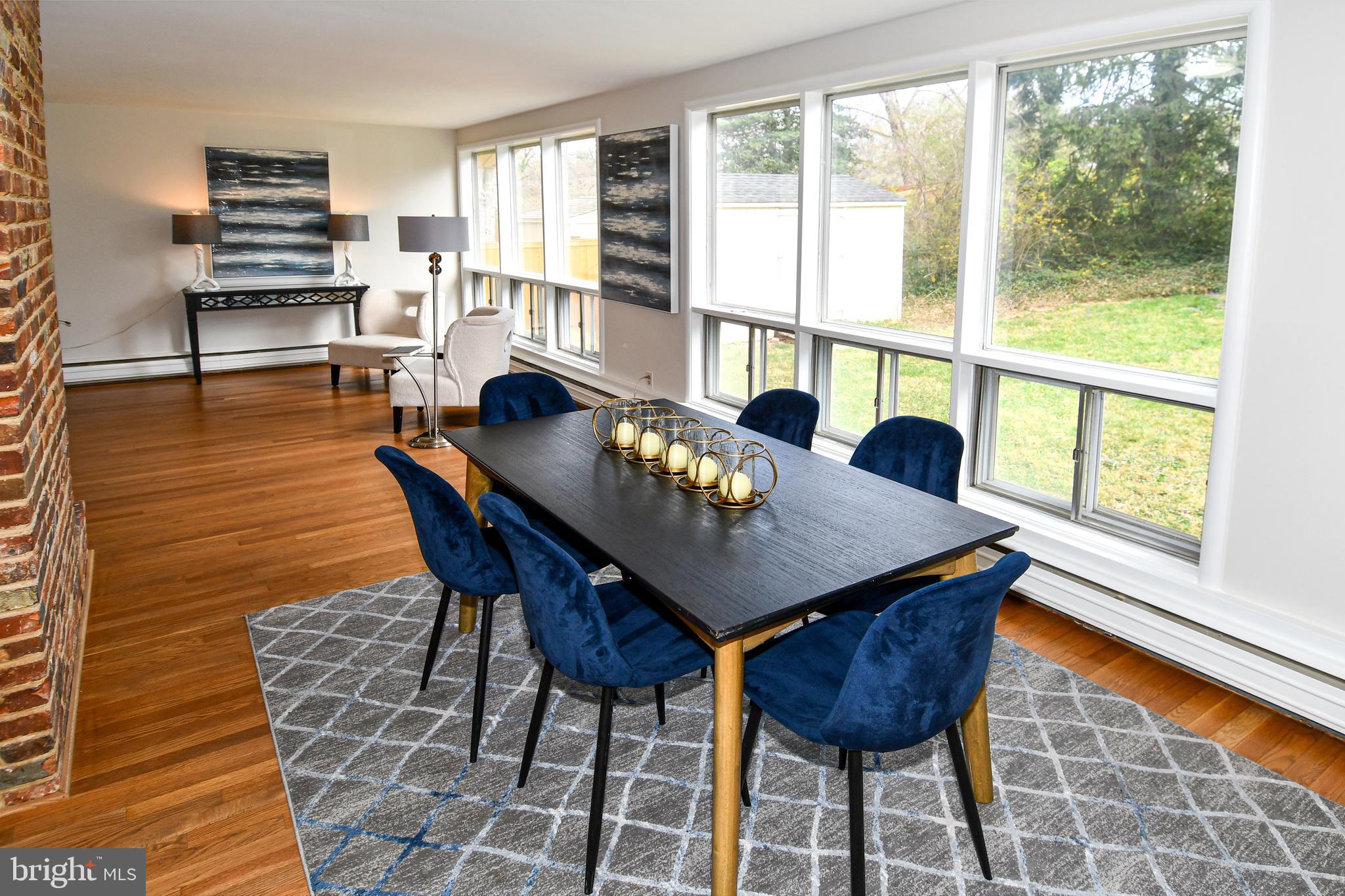 COUNTRY CLUB HILLS - Residential