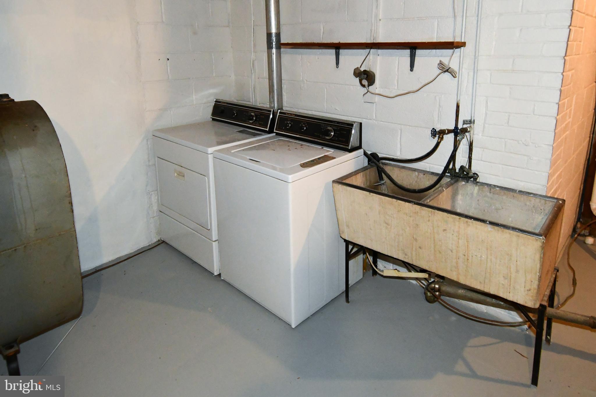 COUNTRY CLUB HILLS - Residential